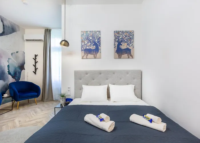 Kiraly Home By Stn