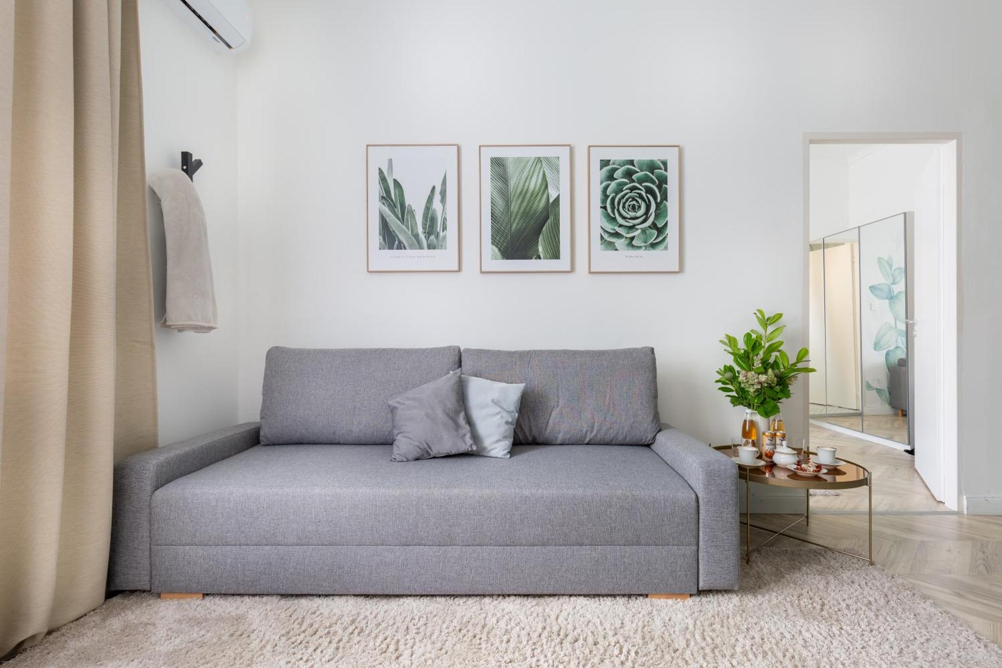 Kiraly By Stn * Budapest